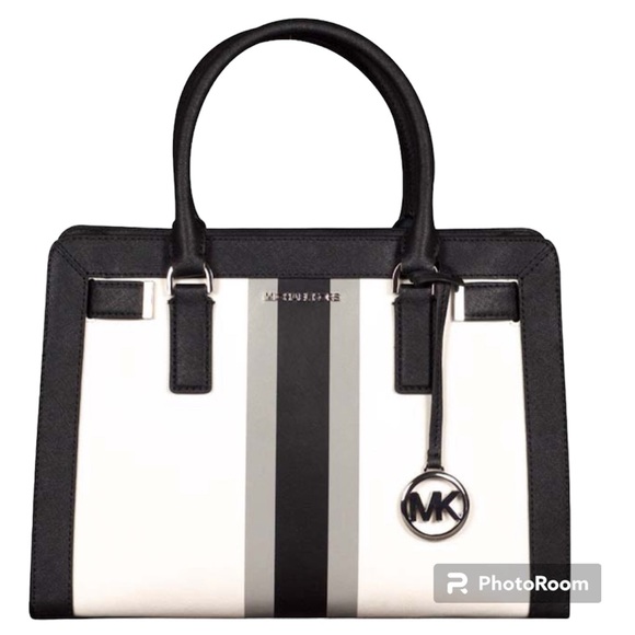Michael Kors Handbags - NWT Michael Kors Dillon Bag w dust bag